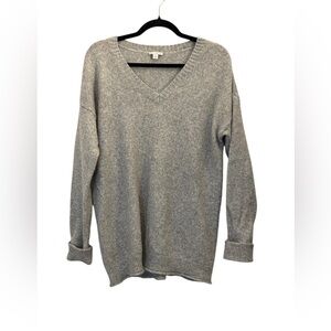 GAP Women's Gray V-Neck Wool Blend Sweater